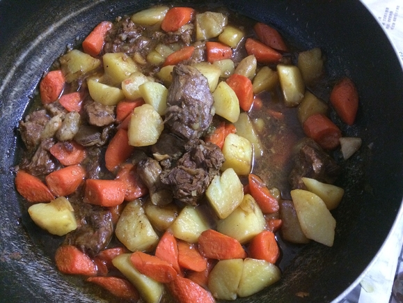 胡萝卜土豆煨牛肉