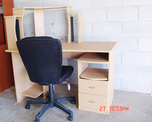 hutch-desk002.jpg