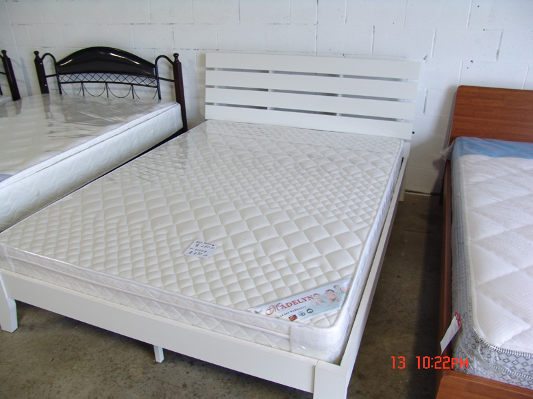 bedframe-white-001A.jpg